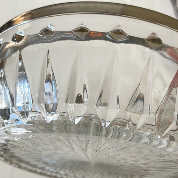Vintage Heavy Cut Glass serving bowl - Picture 4 of 6